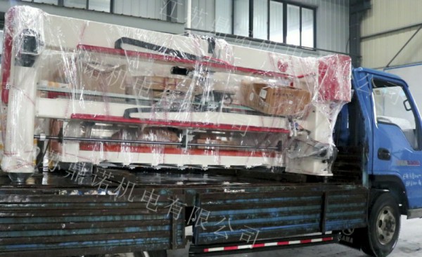 國(guó)內(nèi)絎縫機(jī)發(fā)貨2